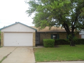 5533 Gates Dr, The Colony, TX 75056