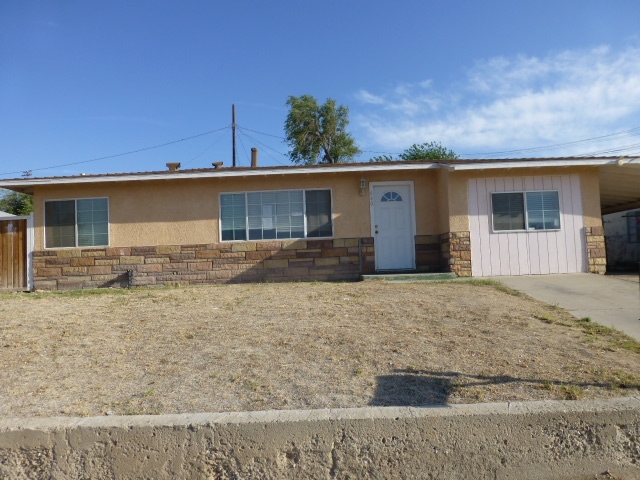 640 Flora Street, Barstow, CA 92311