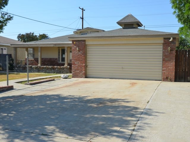 1812 Stillman Avenue, Bakersfield, CA 93304