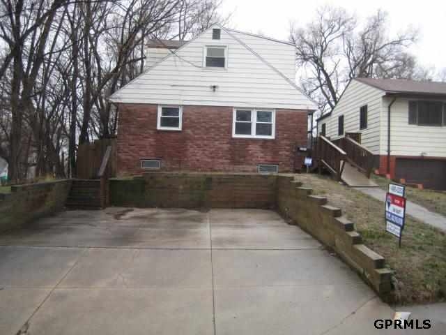 3601 Hartman Ave, Omaha, NE 68111