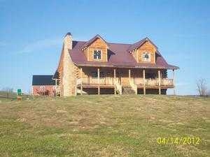 765 Lakeside Dr, Lancaster, KY 40444