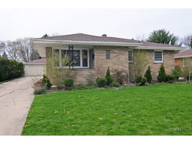 834 Washington Park, Waukegan, IL 60085