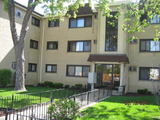 9631 Brandy Ct Apt 12, Des Plaines, IL 60016