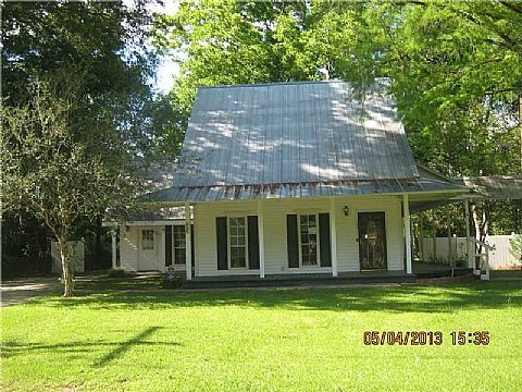 105 Oak St, Denham Springs, LA 70726