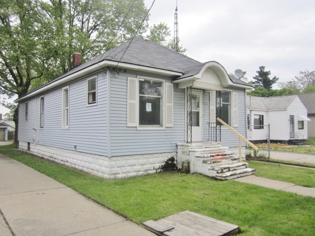 826 West Grand Avenue, Muskegon, MI 49441