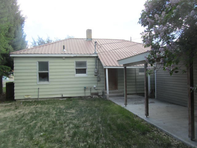 341 S Blaine Street, Arco, ID 83213