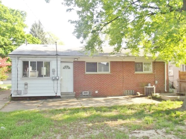 26371 Margareta, Redford, MI 48240