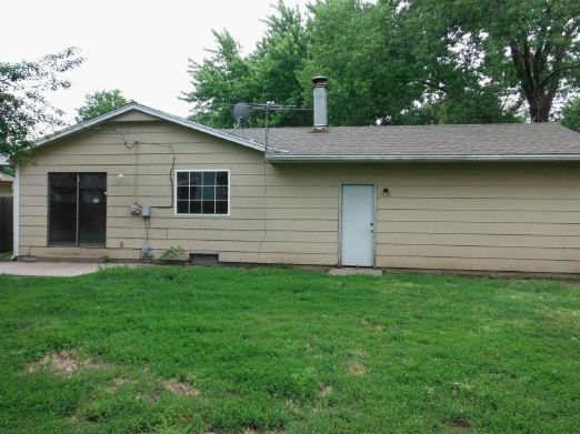 1208 E Kemper St, Wichita, KS 67216