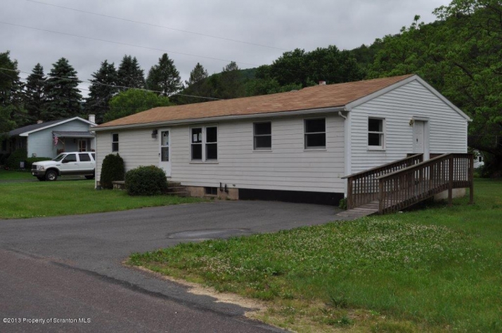 13 Myers Ln, Tunkhannock, PA 18657