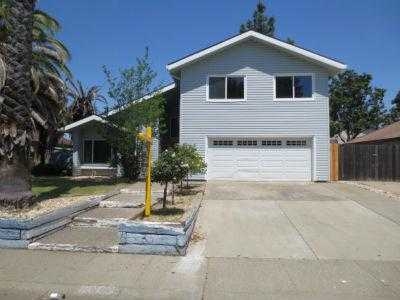 8969 Park Meadows Dr, Elk Grove, CA 95624