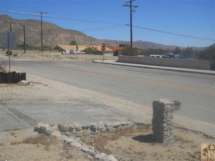 10924 Hess Blvd, Morongo Valley, CA 92256