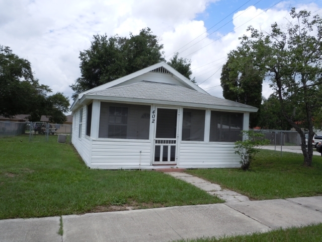 402 Orange St, Auburndale, FL 33823