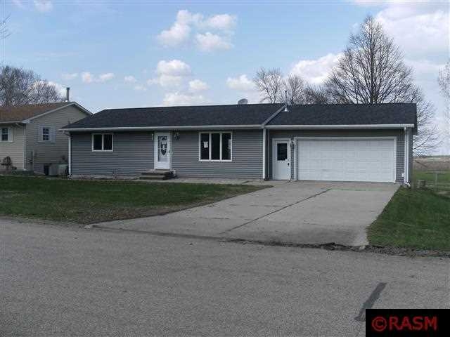 916 Hillside Ln, Nicollet, MN 56074