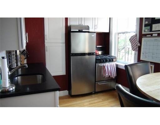 61 Phillips St #4, Boston, MA 02114