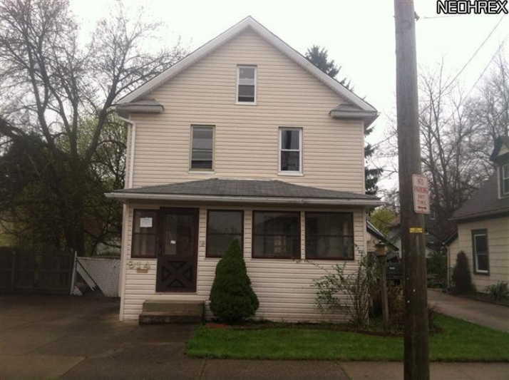 914 Pitkin Ave, Akron, OH 44310