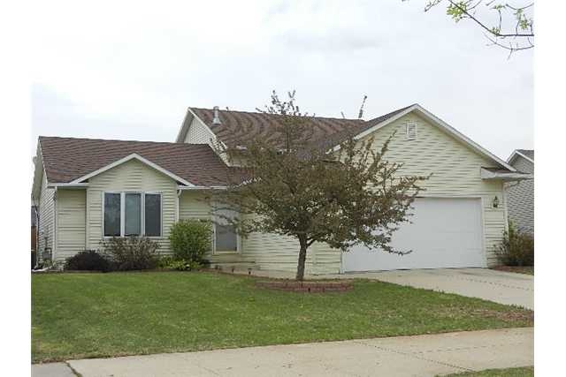 2821 River Ridge Rd, Des Moines, IA 50320