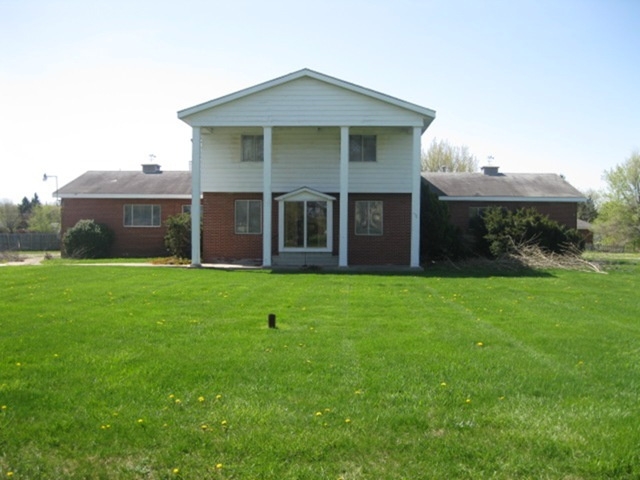 5210 Lapeer Rd, Burton, MI 48509