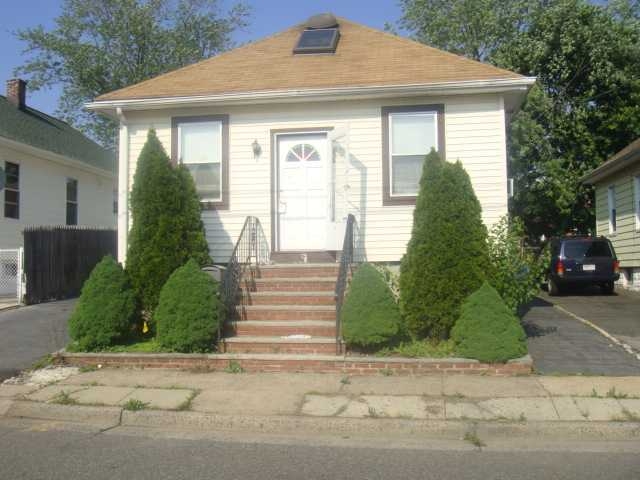 9 Taft Ave, Edison, NJ 08817