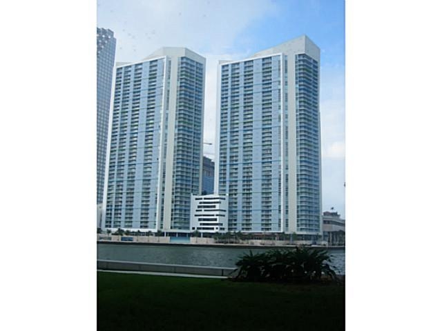 325 S BISCAYNE BL # 3518, Miami, FL 33131