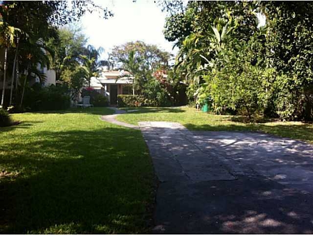 6075 27 ST, Miami, FL 33155