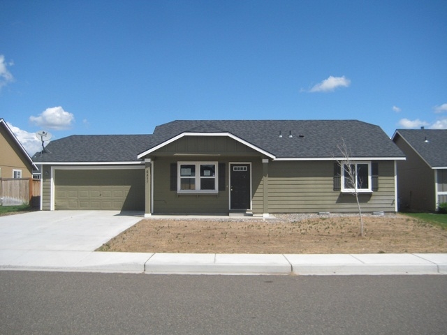 6317 Three Rivers Drive, Pasco, WA 99301