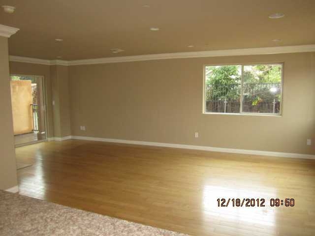 10118 Fernglen Ave Unit 5, Tujunga, CA 91042