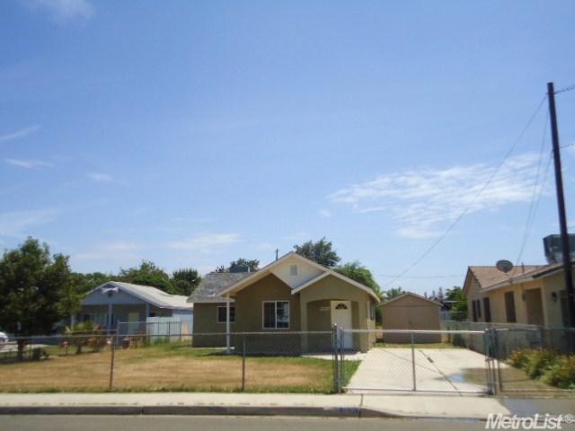 12920 Main St, Waterford, CA 95386