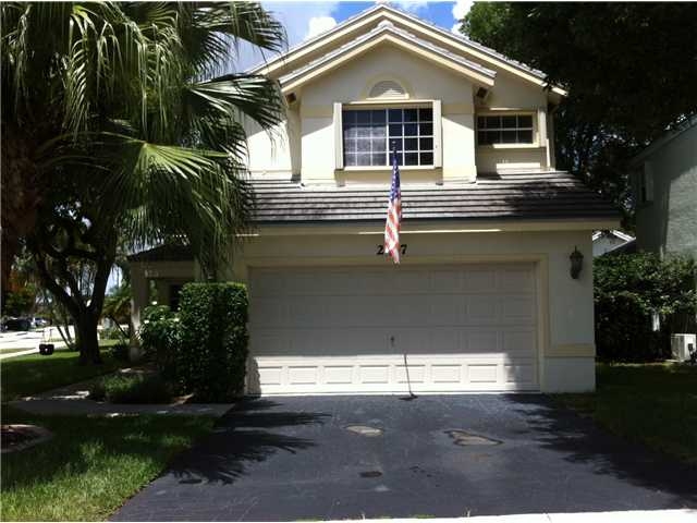 2747 PINEWOOD, Fort Lauderdale, FL 33328