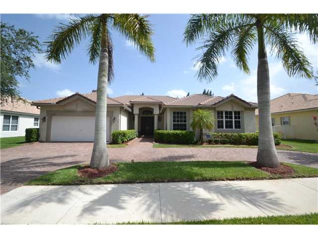 8444 S LAKE FOREST DR, Fort Lauderdale, FL 33328