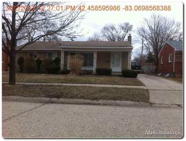 22484 Bruce St, Warren, MI 48091