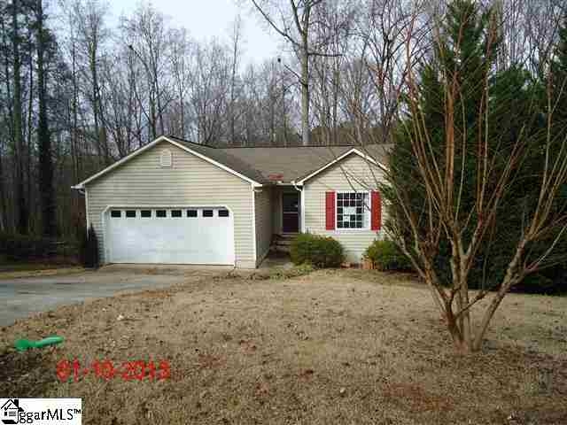 410 Palmetto Dr, Greer, SC 29651