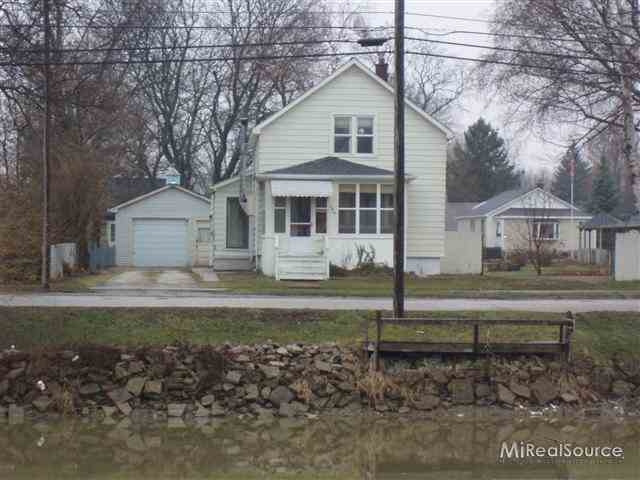 245 N Belle River Ave, Marine City, MI 48039