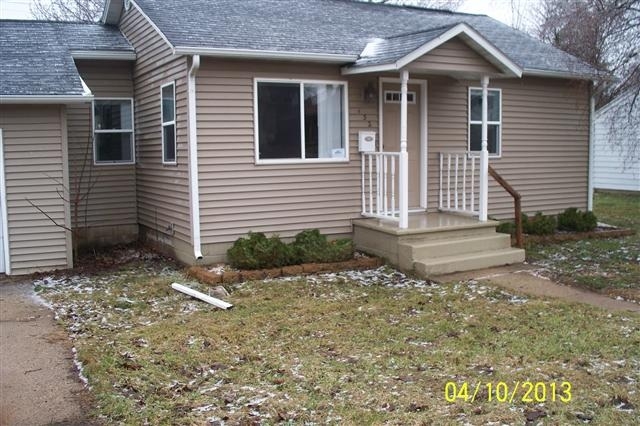 432 8th St, Baraboo, WI 53913