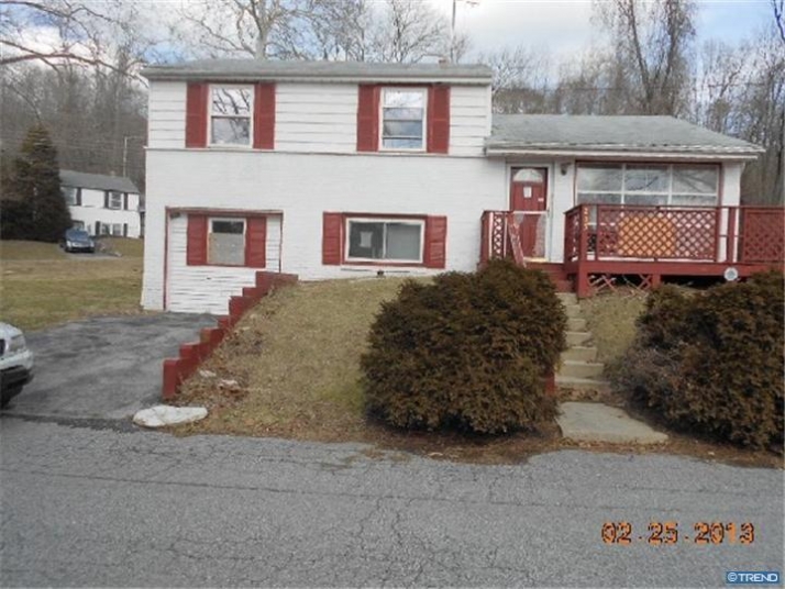 205 Slack Dr, Coatesville, PA 19320