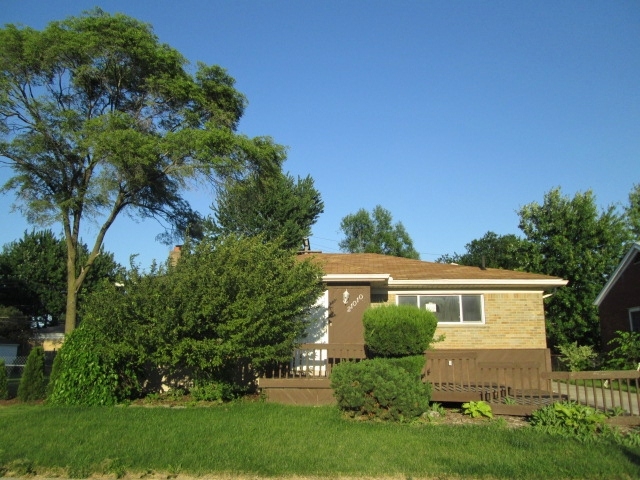 21010 Beaconsfield St, Saint Clair Shores, MI 48080