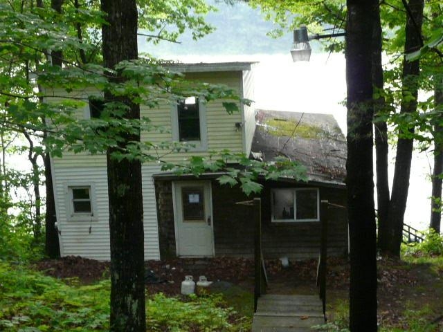 30 Shore Road, Lewiston, ME 04240