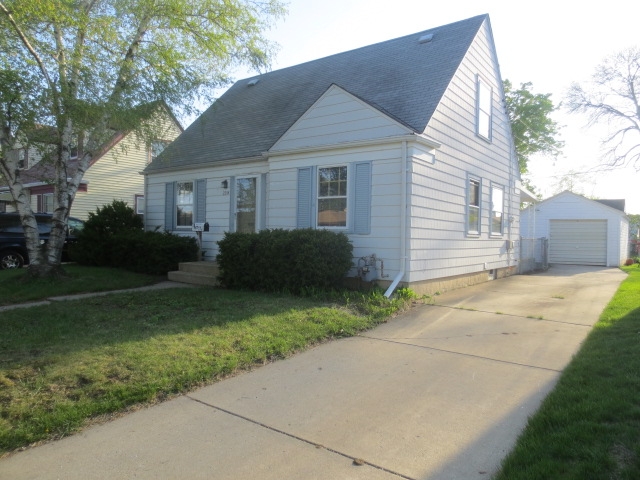 2214 Hayes Ave, Racine, WI 53405