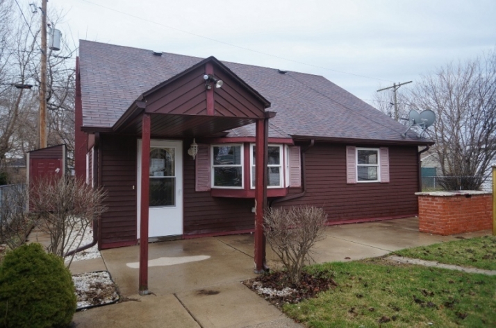 2015 Orchard St, Racine, WI 53405