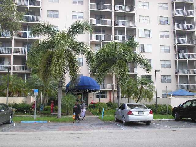 1251 NE 108 ST # 707, Miami, FL 33161