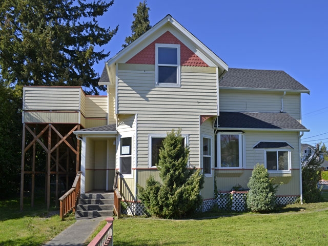 903 SW 4th Avenue, Puyallup, WA 98371