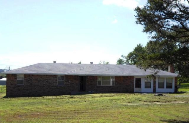 103 Hillside Ln, Mcalester, OK 74501