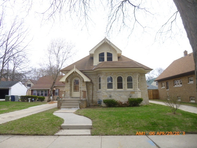 3246 N 49th St, Milwaukee, WI 53216