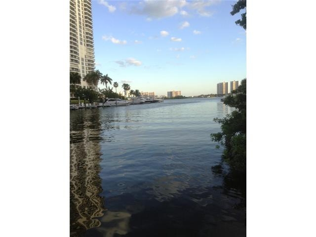 3400 NE 192 ST # 902, Miami, FL 33180