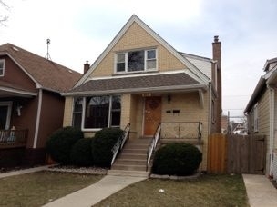 6210 S Komensky Ave, Chicago, IL 60629