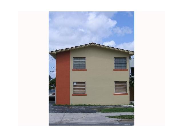 2522 SW 27 AV, Miami, FL 33133