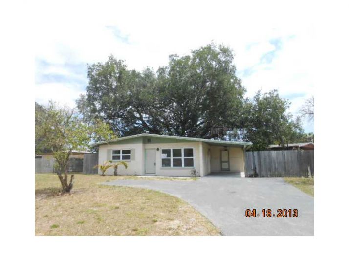 8831 93rd Ave, Seminole, FL 33777