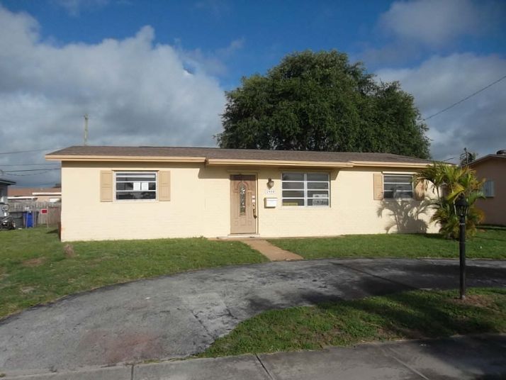 2950 N 73rd Ave, Hollywood, FL 33024