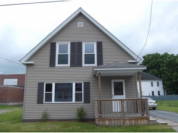 14 Pleasant St, Groveton, NH 03582