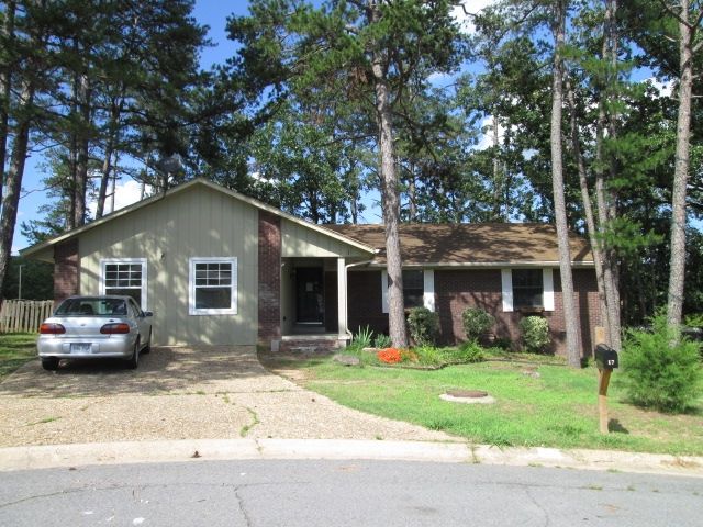 17 Pinecrest Ln, Maumelle, AR 72113