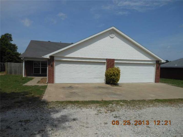 2777 2781 N Oakland Zion, Fayetteville, AR 72703